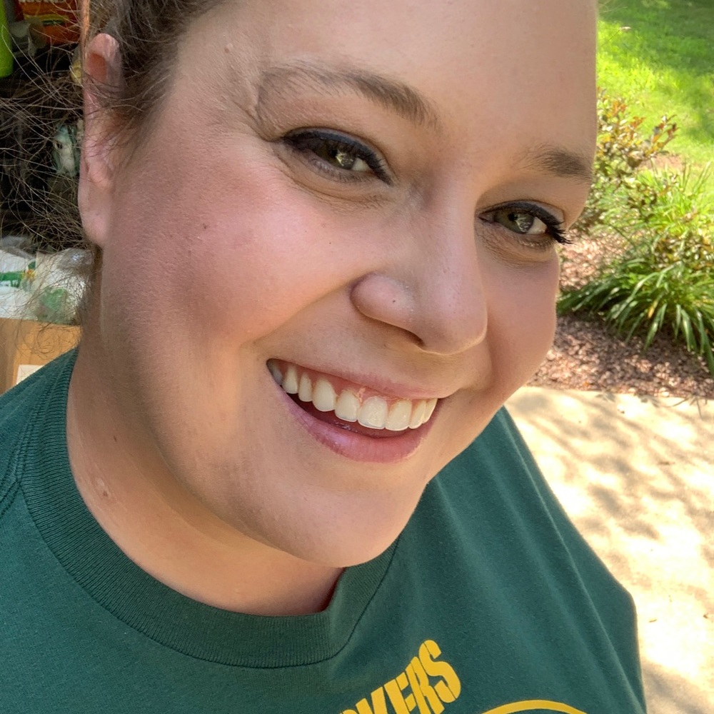 Meet your Posher, Monica